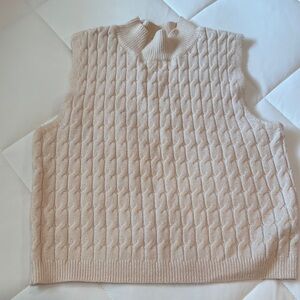 Cable Knit Sleeveless Sweater Vest